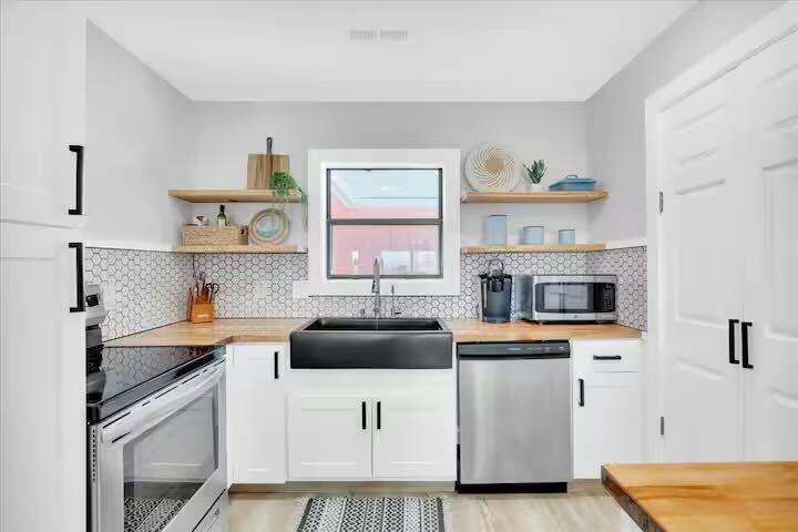 kitchen of beach and lakeview short term rental in NC