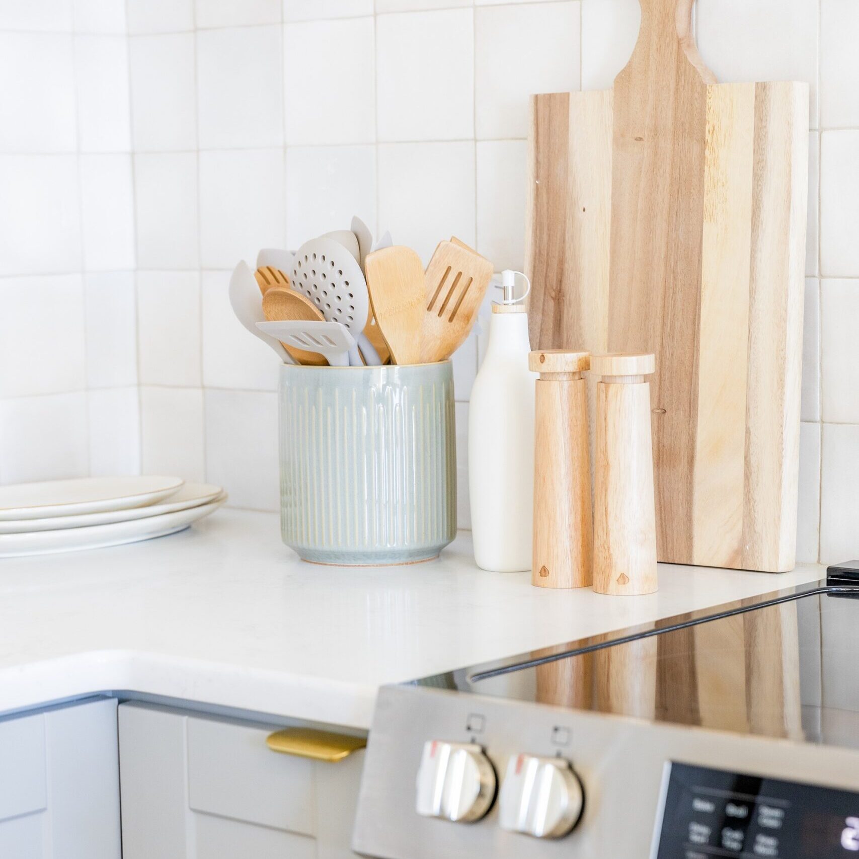 coast-and-capital-founders-sarah-and-jordan-darby-11-scaled kitchen in modern Wilmington rental managed by Coast and Capital Management